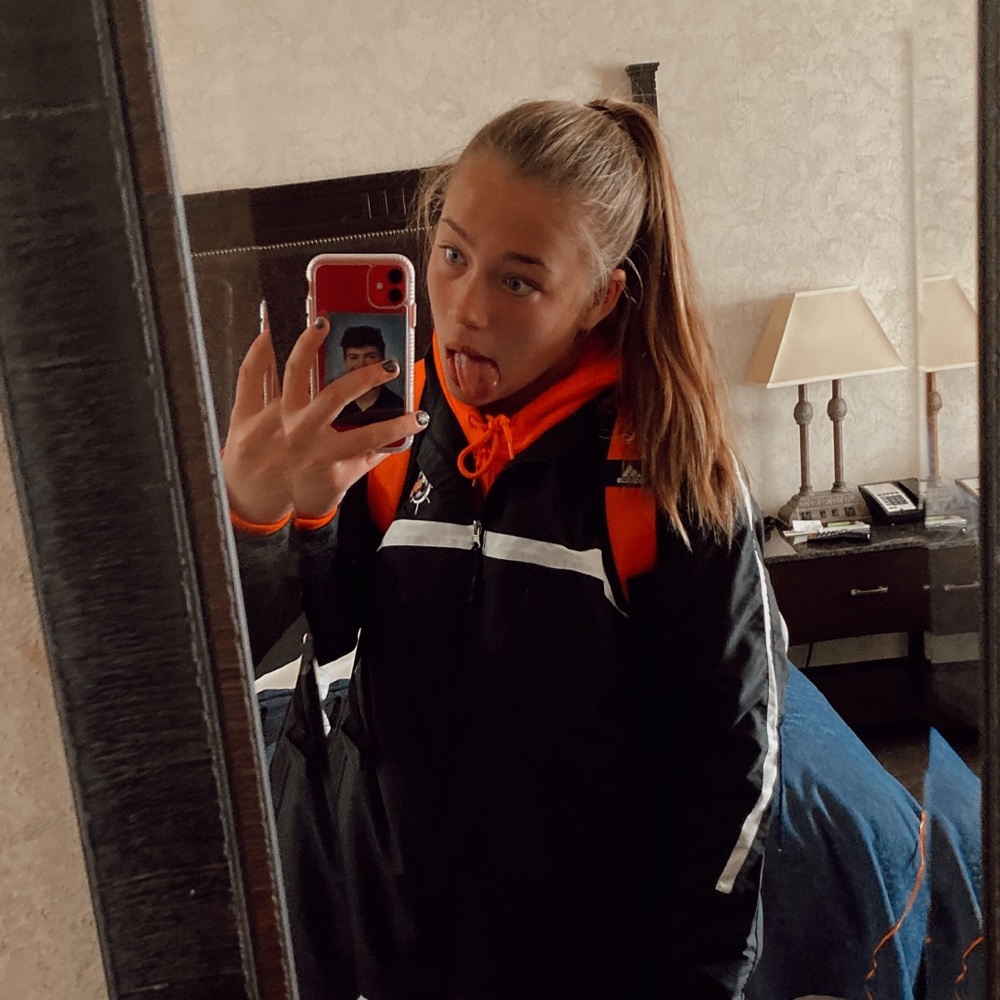 Meet your Posher, Abigail